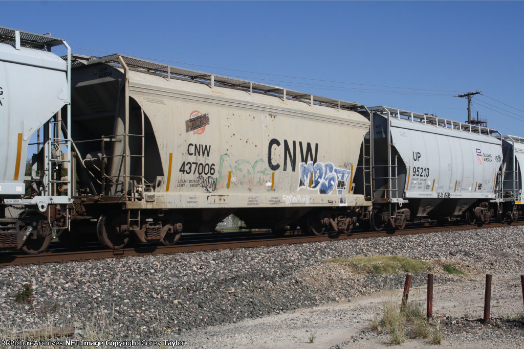 CNW 437006